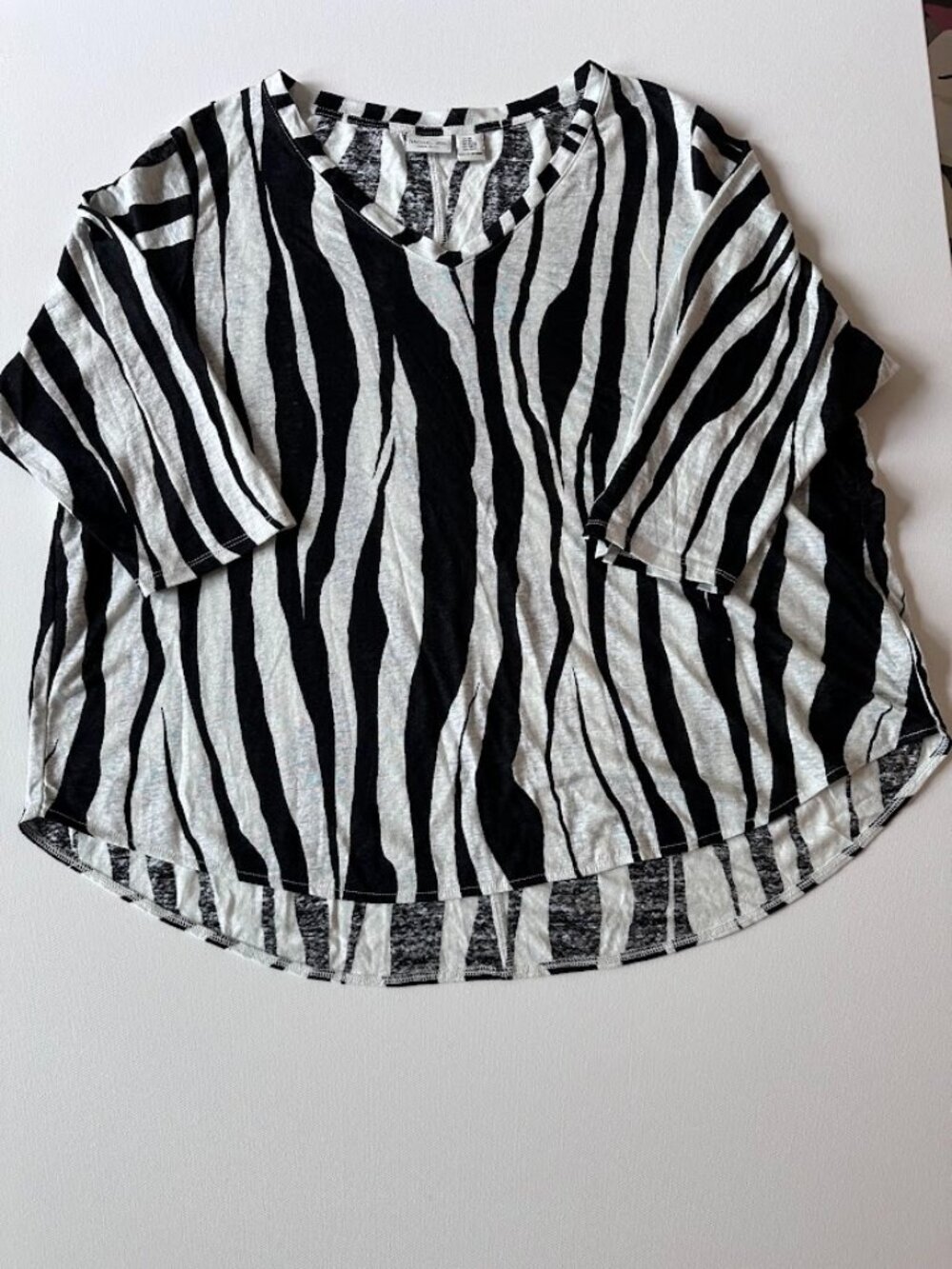 Rachel Zoe 100% Linen Zebra Print V-Neck Top Black White High-Low Hem Plus 2X